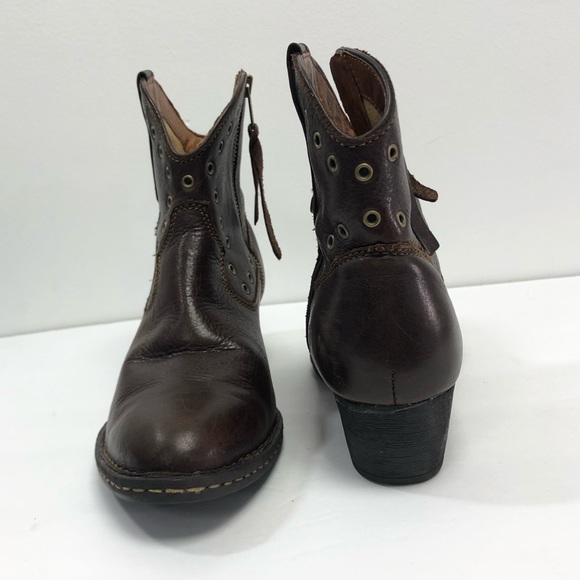 Born Brown Boots - Picture 3 of 9